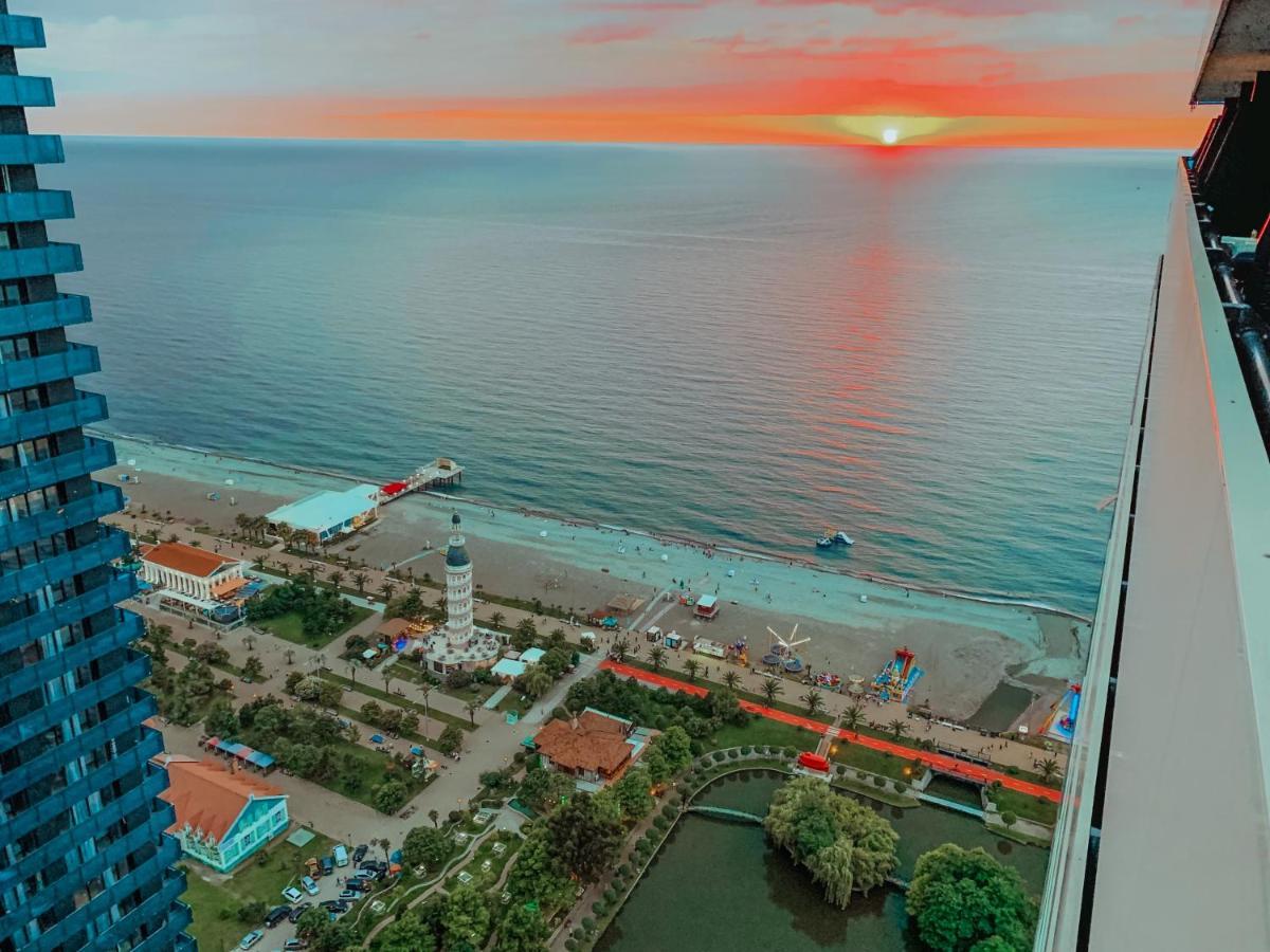 Batumi Floor40 Hotel Екстериор снимка