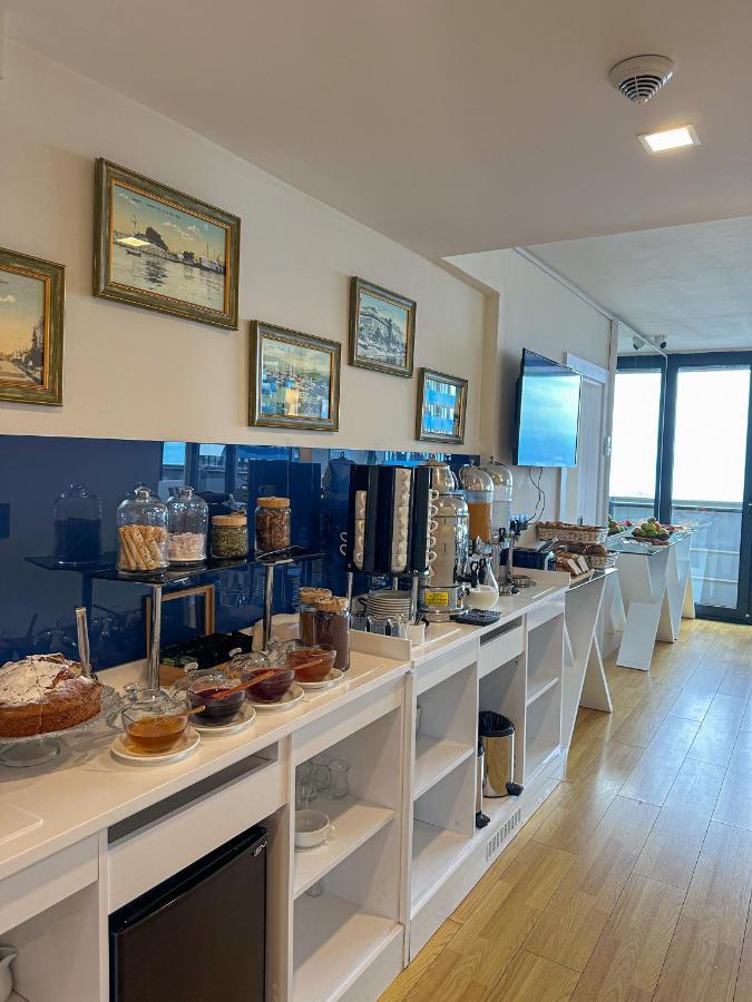 Batumi Floor40 Hotel Екстериор снимка