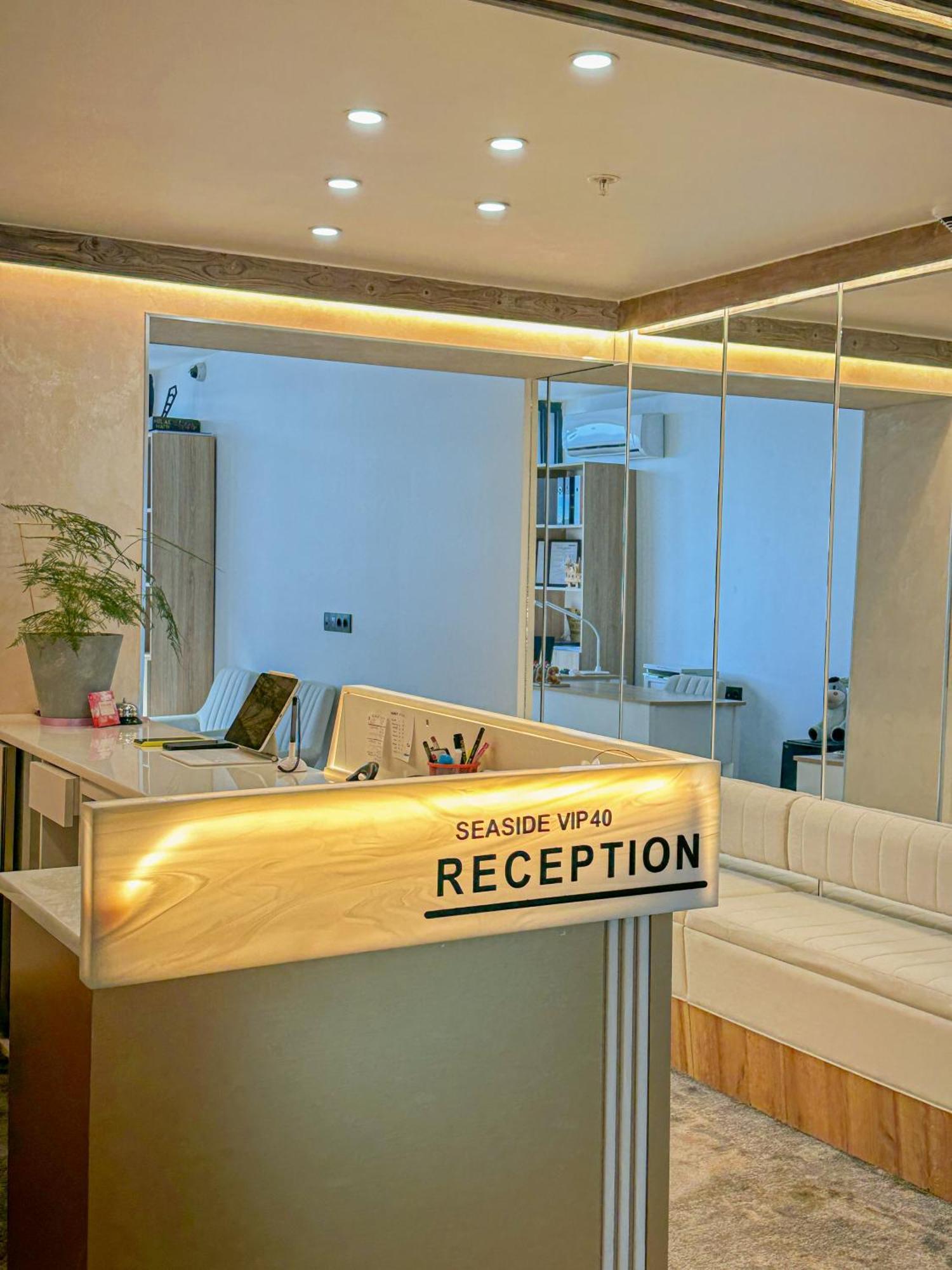 Batumi Floor40 Hotel Екстериор снимка