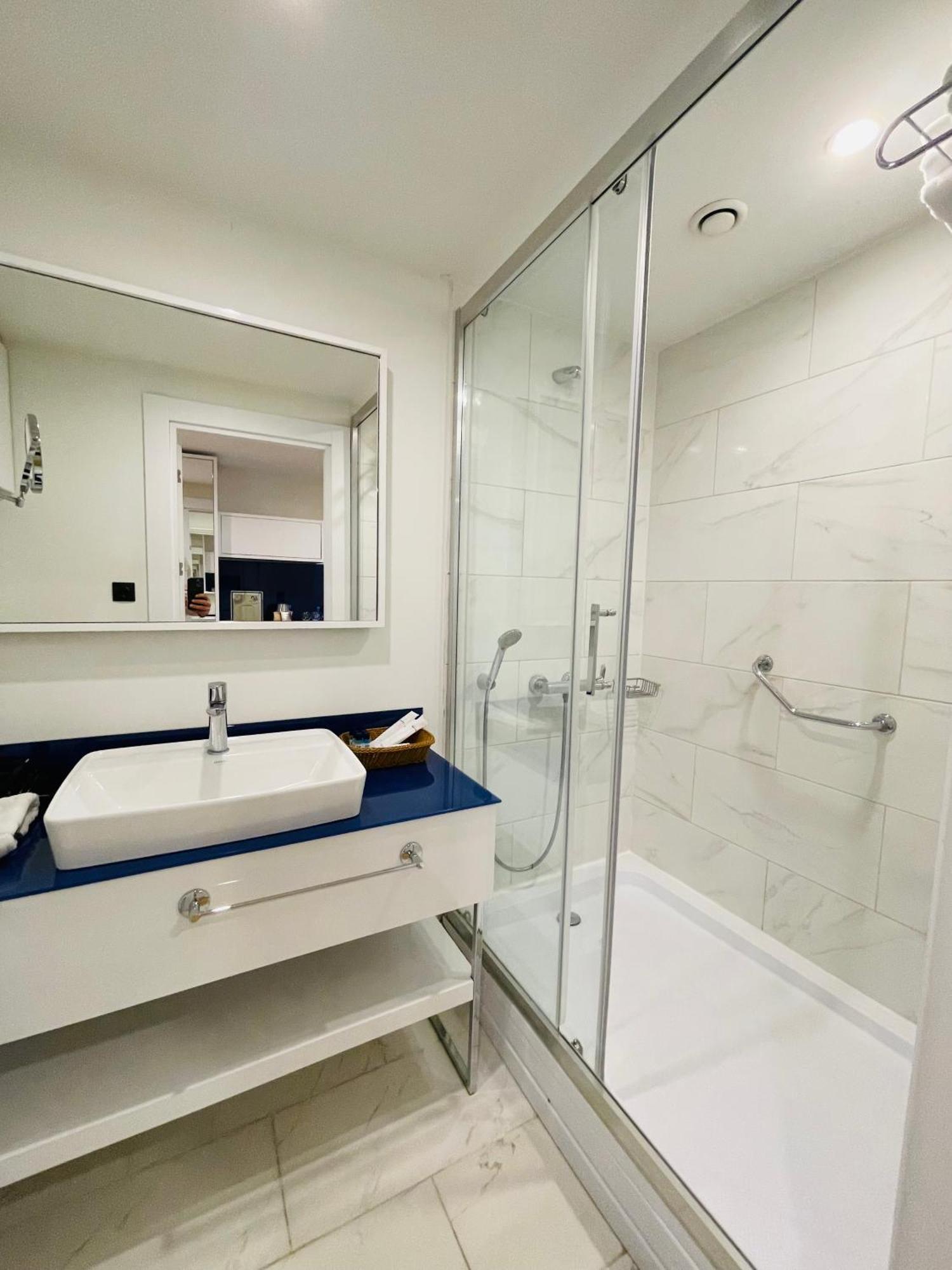 Batumi Floor40 Hotel Екстериор снимка