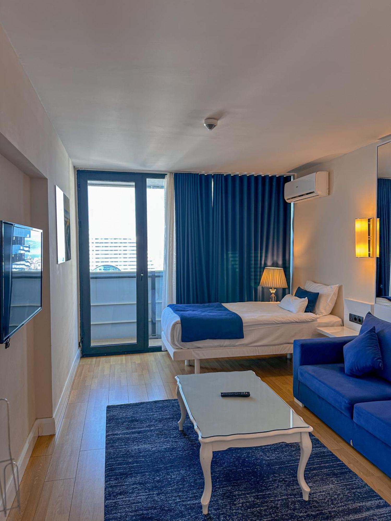 Batumi Floor40 Hotel Екстериор снимка