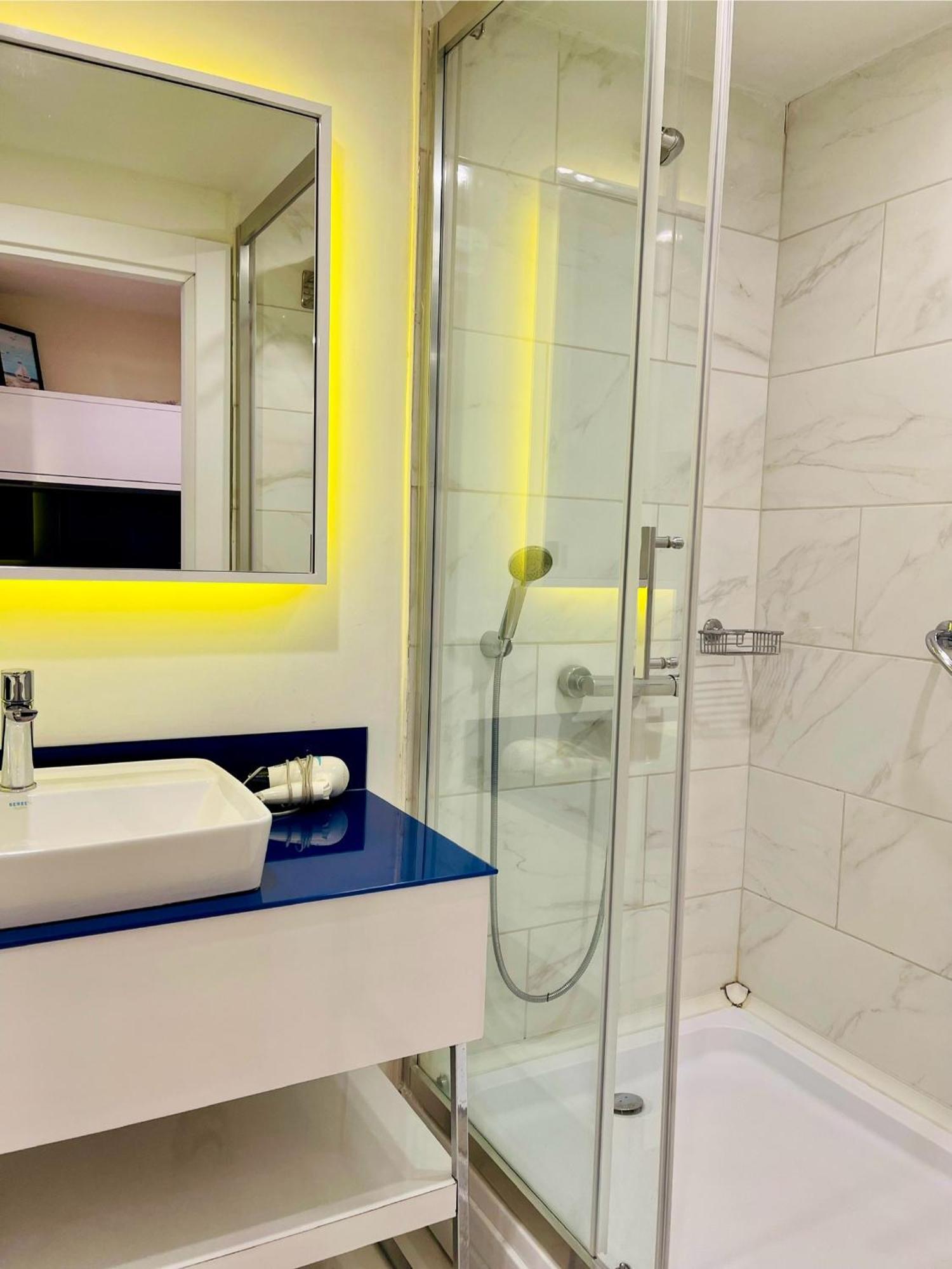 Batumi Floor40 Hotel Екстериор снимка