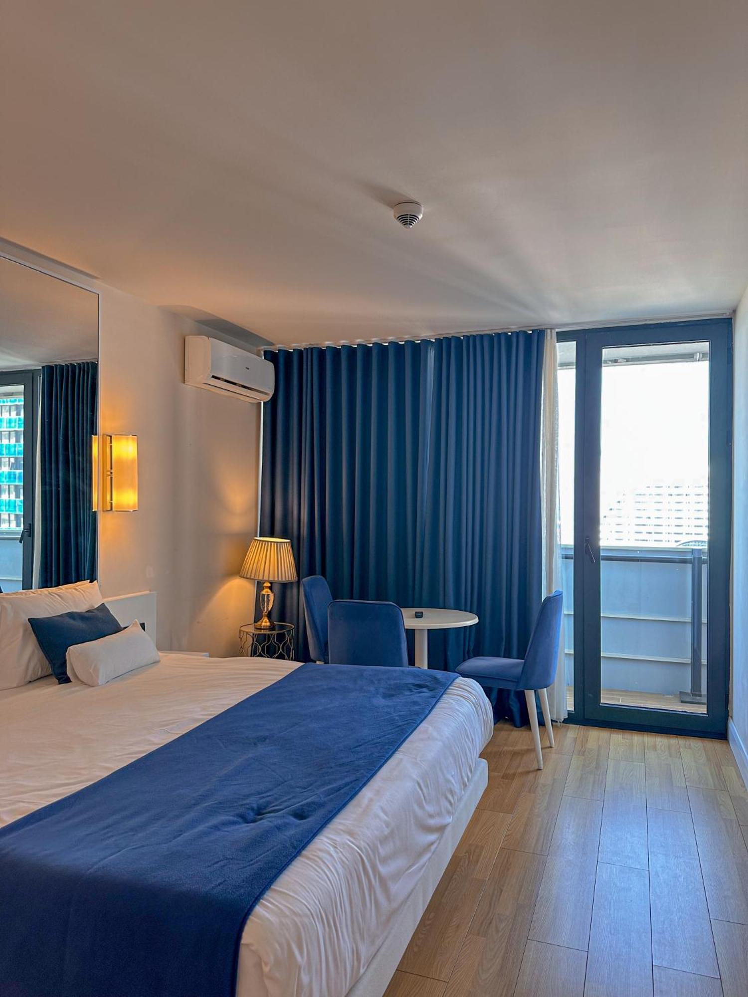 Batumi Floor40 Hotel Екстериор снимка